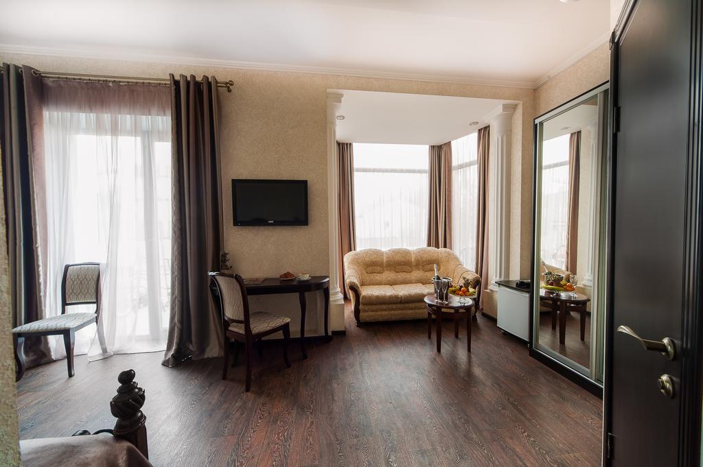 Zenith Hotel Odesa Room photo