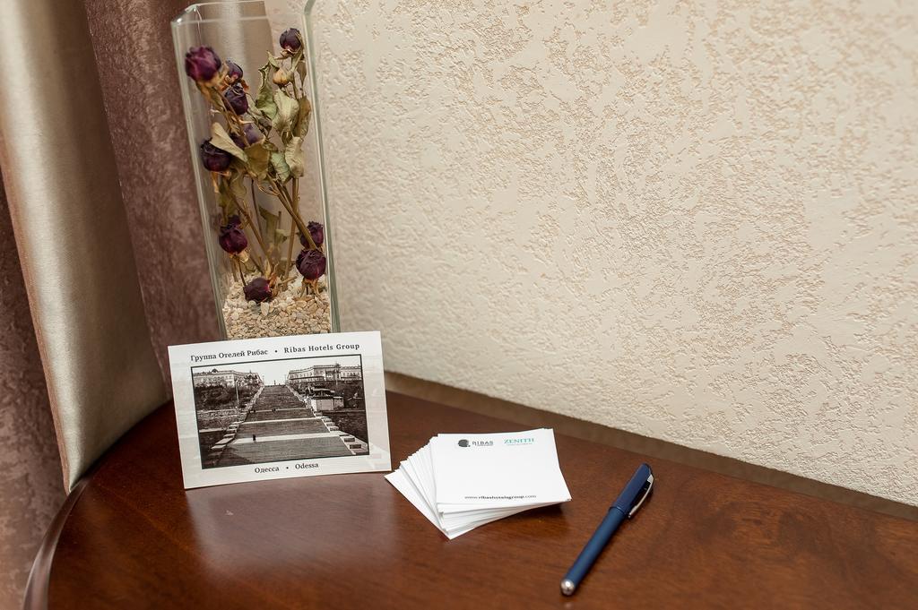 Zenith Hotel Odesa Room photo