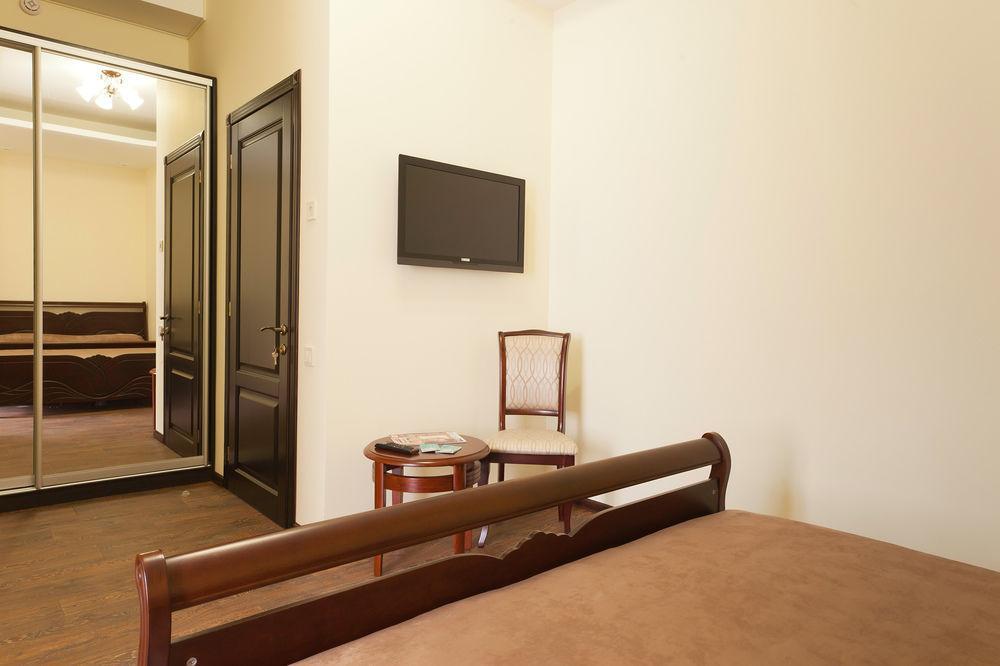 Zenith Hotel Odesa Exterior photo