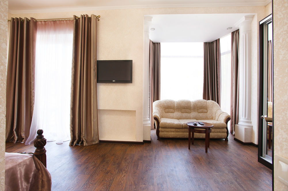 Zenith Hotel Odesa Exterior photo