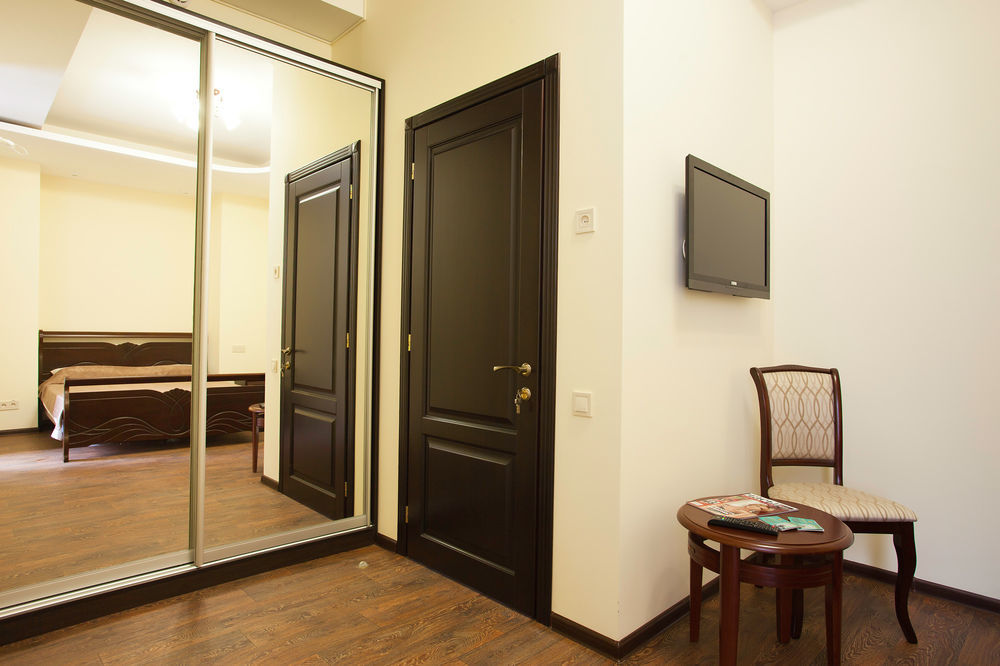 Zenith Hotel Odesa Exterior photo